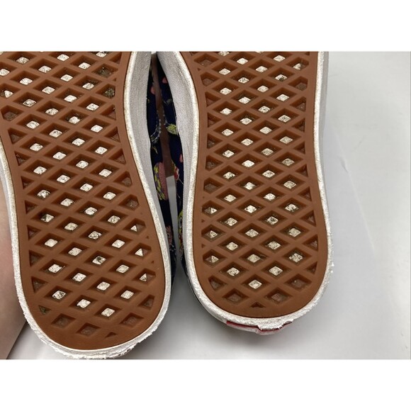VANS Spongebob “Alohabob” Comfy Cush Authentic Men’s Size 6 / Women 7.5 Skate - Picture 10 of 11